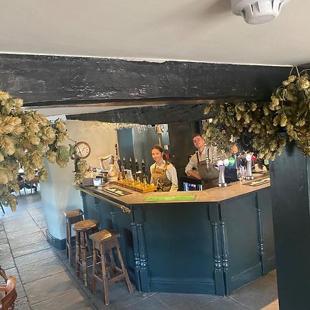 Отель The Kings Arms Картмел Экстерьер фото