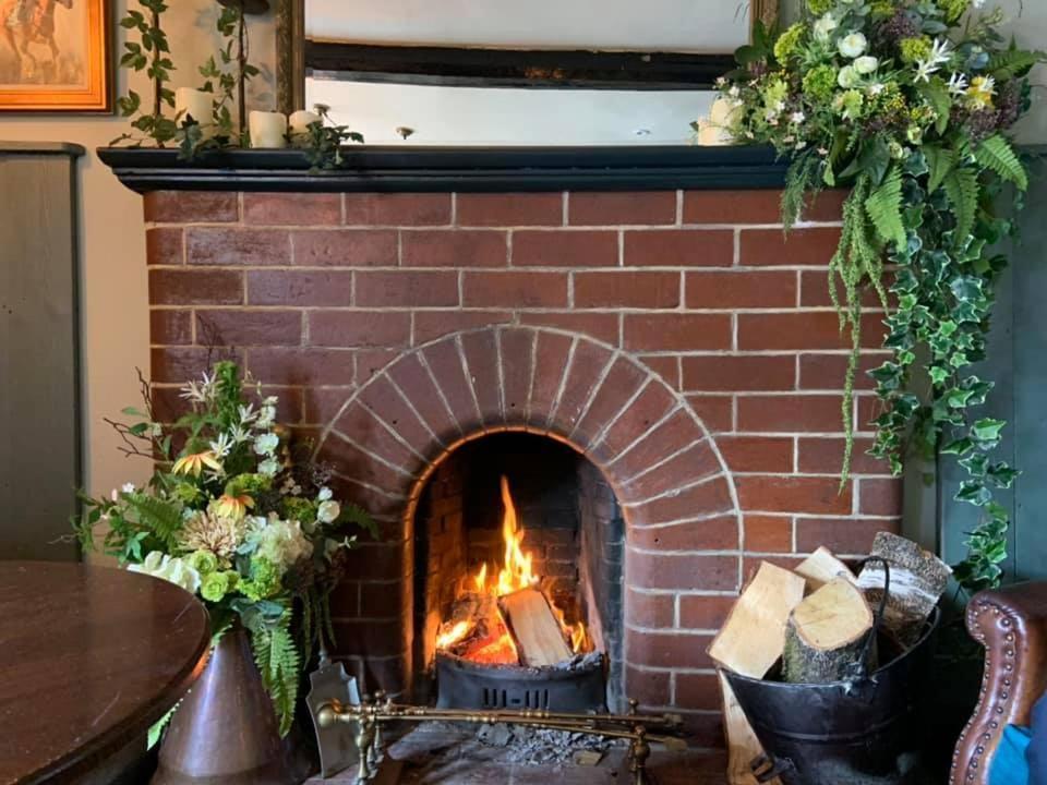 Отель The Kings Arms Картмел Экстерьер фото
