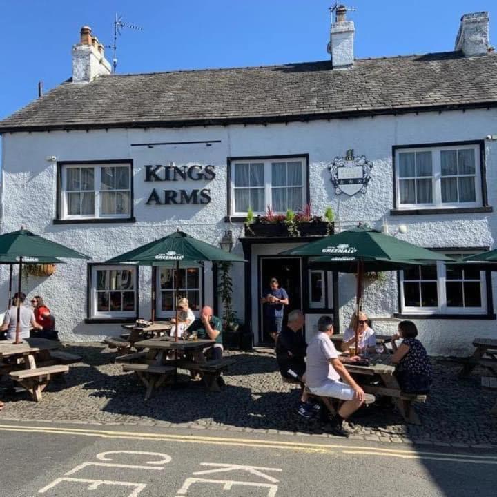 Отель The Kings Arms Картмел Экстерьер фото